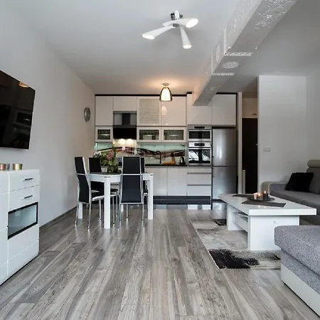 Apart-center Granitica Apartman *