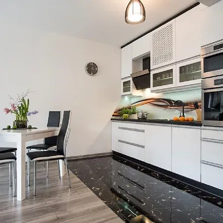 Apart-center Granitica