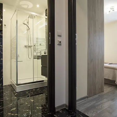 Apart-center Granitica Apartment *
