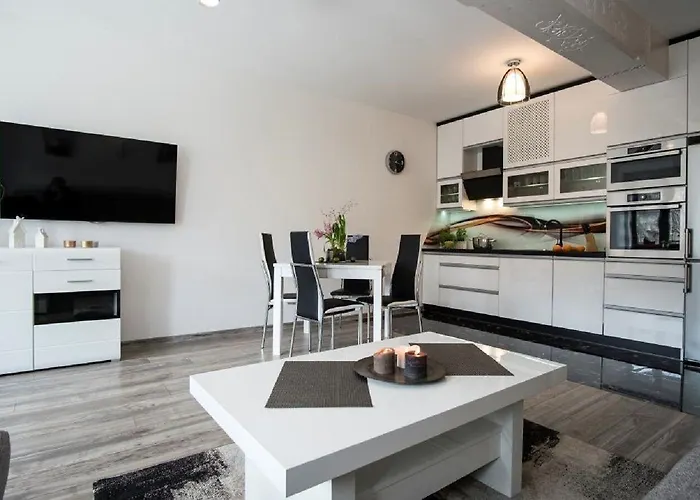 Apart-center Granitica *