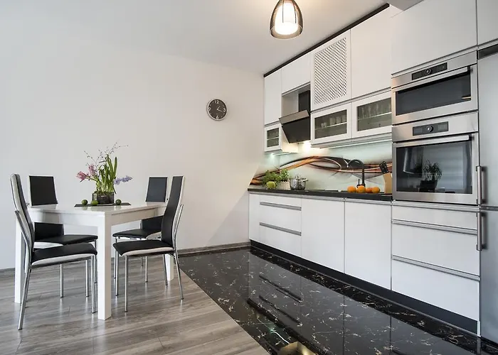 Apart-center Granitica